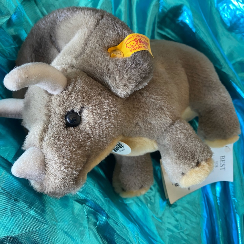 Steiff collector pristine triceratops